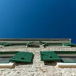 Villa Seafront Stone House Sajbel