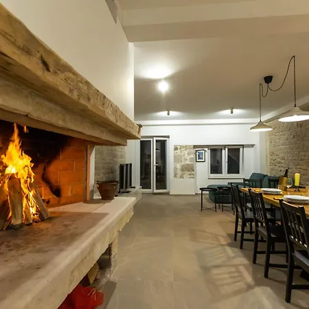 וילה Seafront Stone House Sajbel נוביגראד דאלמטיה