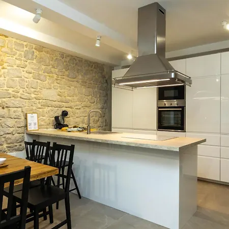 Seafront Stone House Sajbel נוביגראד דאלמטיה