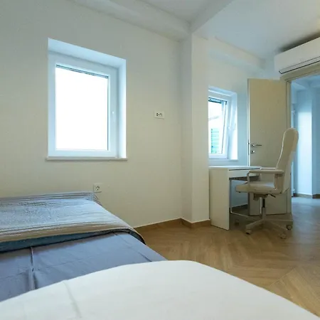 Seafront Stone House Sajbel فيلة