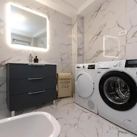 Seafront Stone House Sajbel וילה *