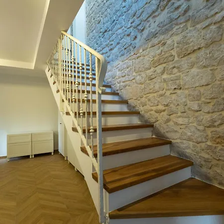 Seafront Stone House Sajbel * נוביגראד דאלמטיה