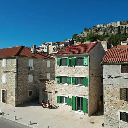 Seafront Stone House Sajbel