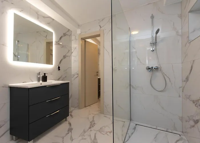 Seafront Stone House Sajbel فيلة