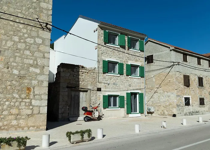 Villa Seafront Stone House Sajbel