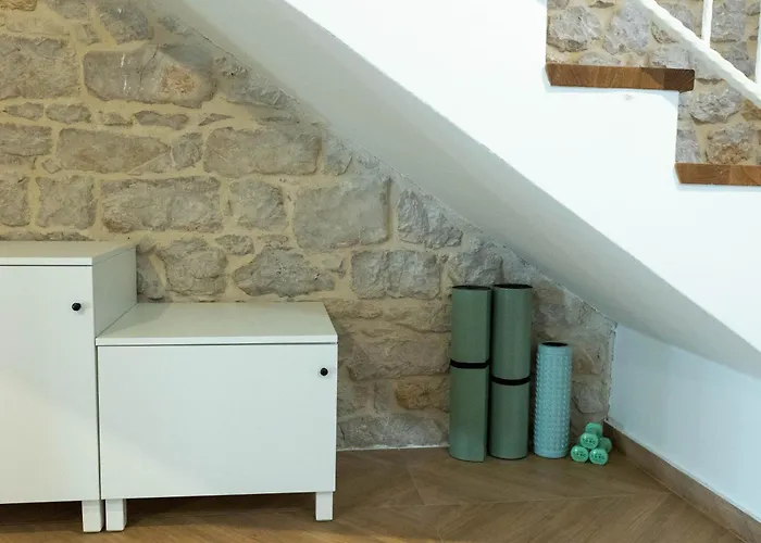 فيلة Seafront Stone House Sajbel *