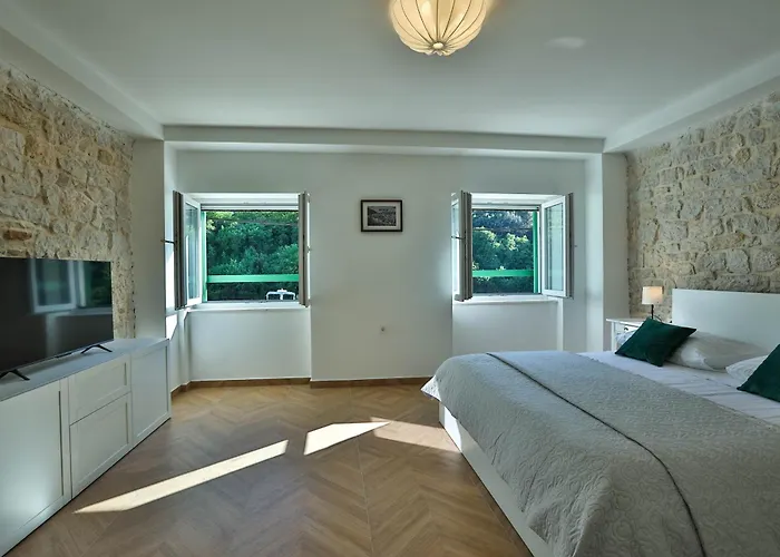 Seafront Stone House Sajbel * Novigrad (Dalmatia)