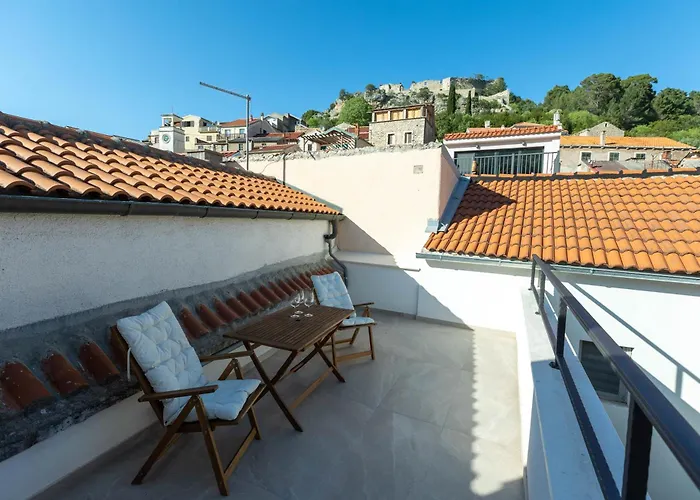 Seafront Stone House Sajbel فيلة