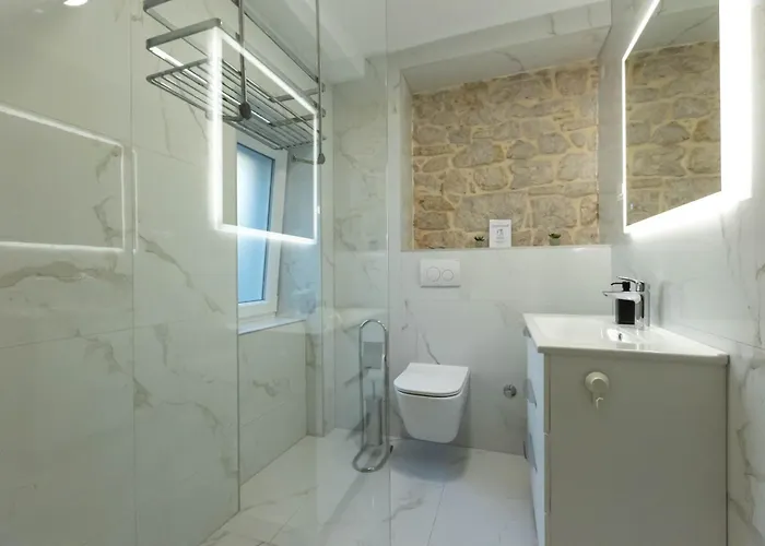 Villa Seafront Stone House Sajbel