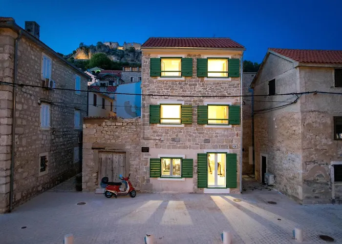 Seafront Stone House Sajbel *