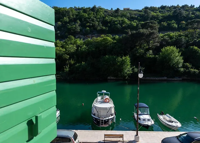 Seafront Stone House Sajbel فيلة