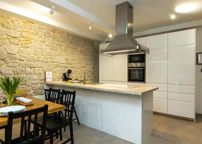 Villa Seafront Stone House Sajbel Novigrad (Dalmatia)