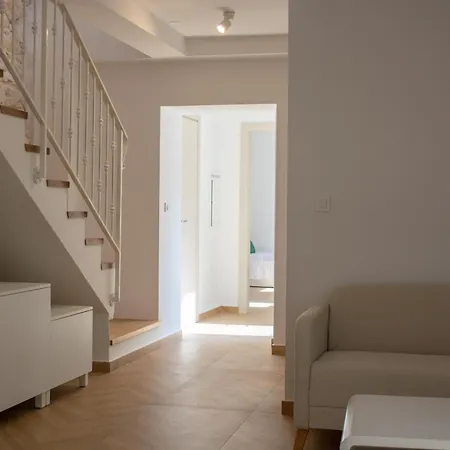 Seafront Stone House Sajbel Villa *