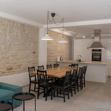 Seafront Stone House Sajbel