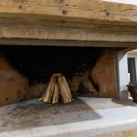 Seafront Stone House Sajbel Вилла *