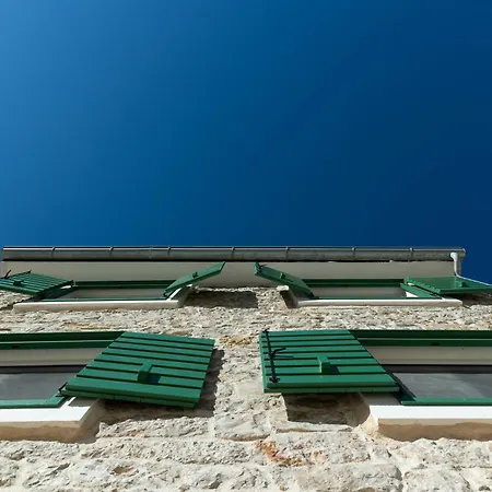Villa Seafront Stone House Sajbel