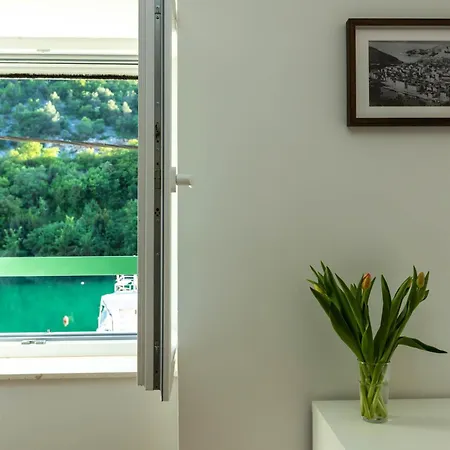 Villa Seafront Stone House Sajbel Novigrad (Dalmatia)