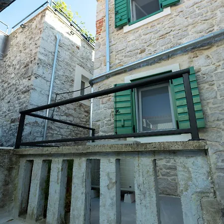 Seafront Stone House Sajbel 诺维格勒达尔马提亚