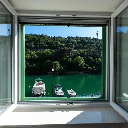 Seafront Stone House Sajbel