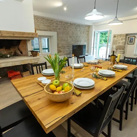 Seafront Stone House Sajbel