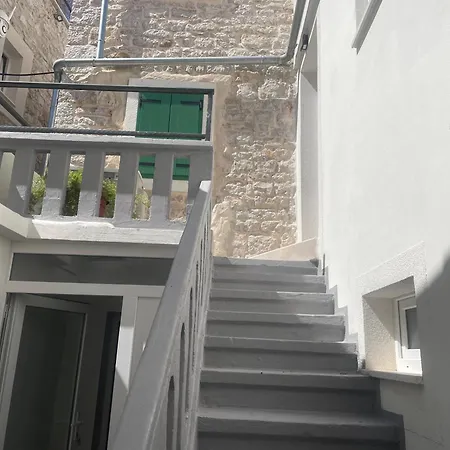 Seafront Stone House Sajbel Villa