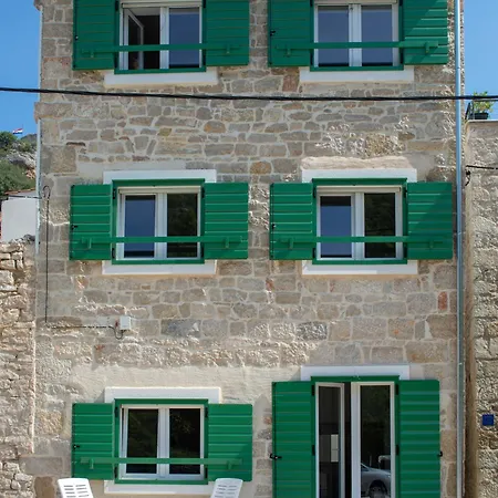 Villa Seafront Stone House Sajbel
