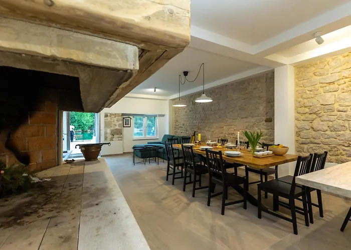 Seafront Stone House Sajbel Новиград-Далмация