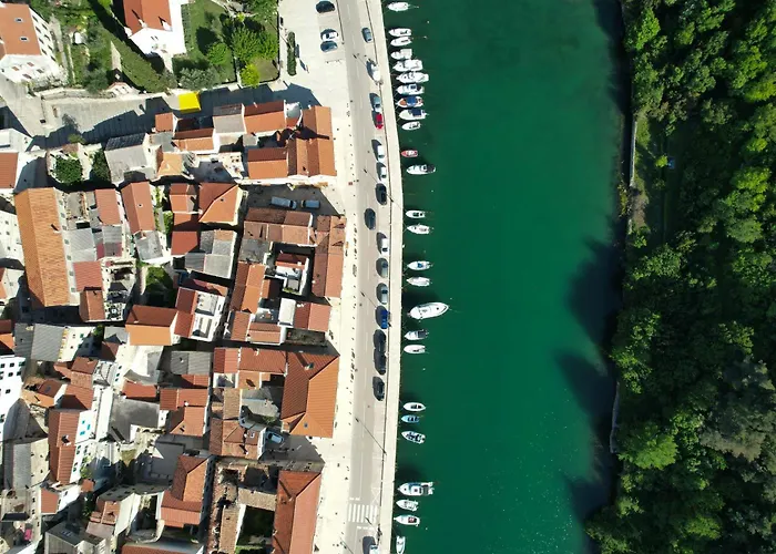 Seafront Stone House Sajbel Новиград-Далмация