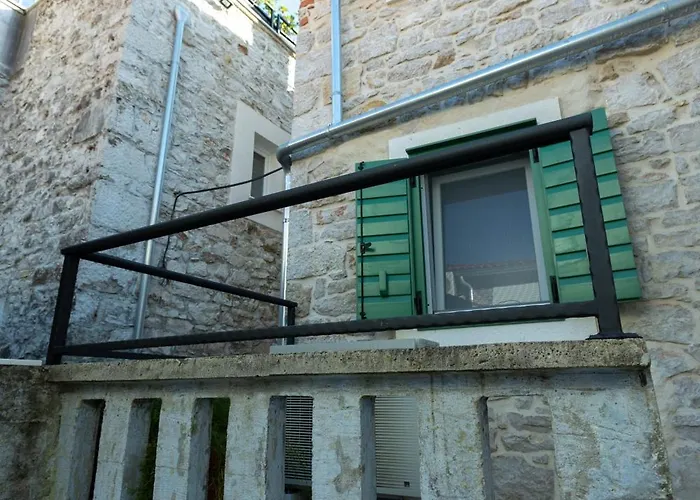 Seafront Stone House Sajbel Новиград-Далмация