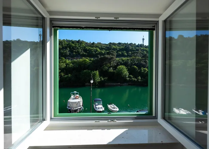 Seafront Stone House Sajbel