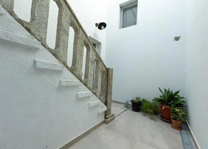 Вилла Seafront Stone House Sajbel *