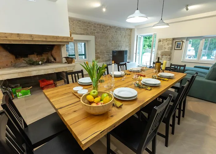 Seafront Stone House Sajbel