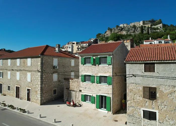 Seafront Stone House Sajbel