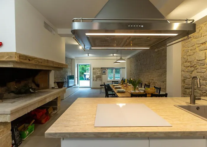 Вилла Seafront Stone House Sajbel Новиград-Далмация